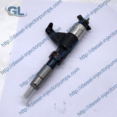 Inyector de combustible común diesel original del carril 095000-8940 para JOHN DEERE 4045T RE543266